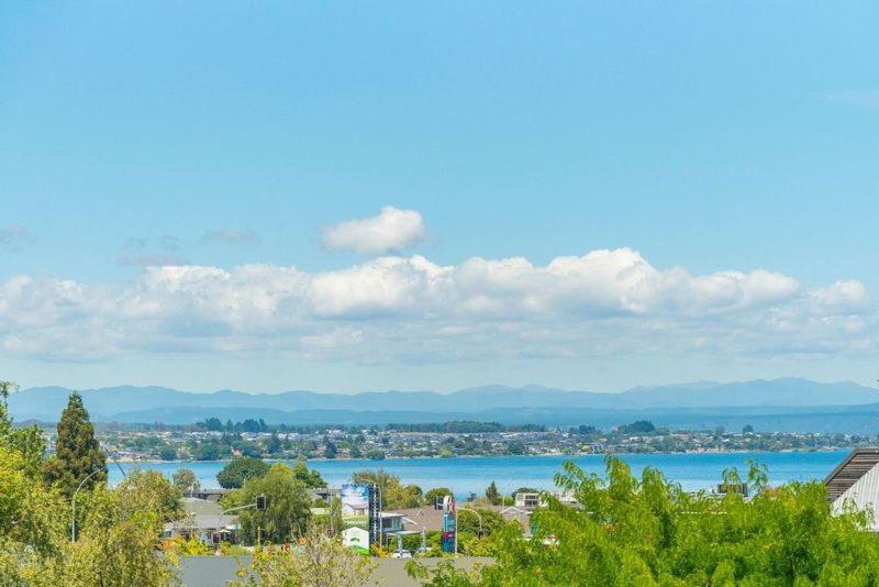 Lakeview Luxury - Taupo Holiday Apartment Εξωτερικό φωτογραφία